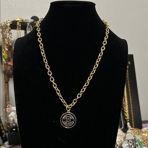 Chic Gold Necklace with Black Pendant